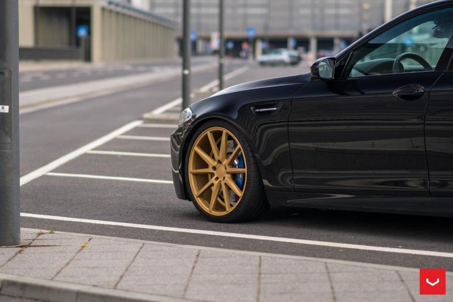 Детали экстерьера BMW M5 on Vossen Wheels (VFS1) 2017 года  (фото 9 из 29)
